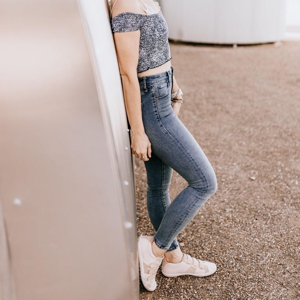 Abercrombie Simone High Rise Super Skinny Jeans - Picture 3 of 11
